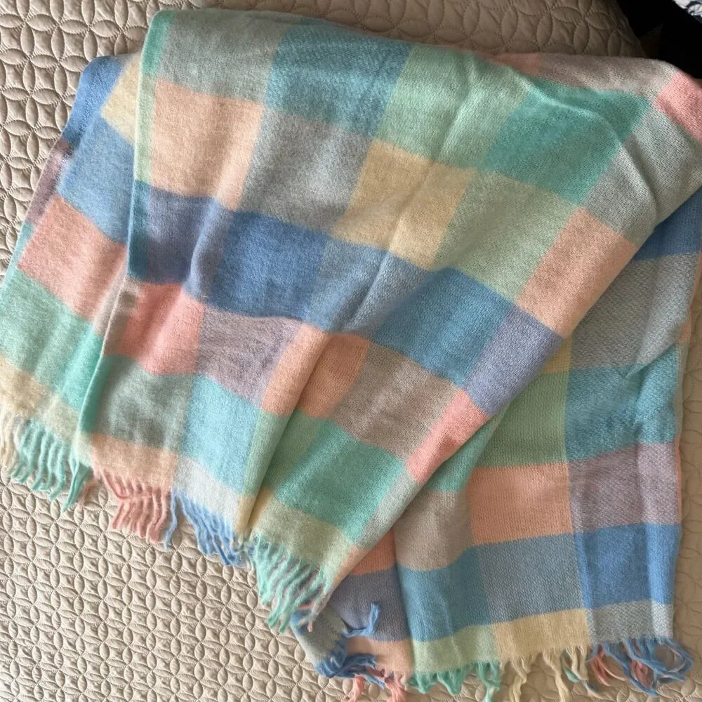 Windsor & Browne Pastel Plaid Acrylic Stadium Throw Baby Blanket USA Chatham